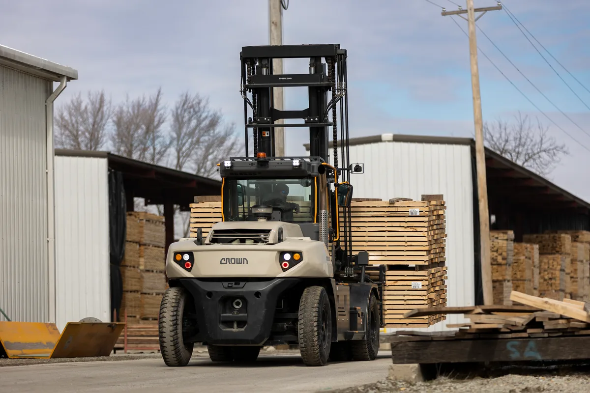 Crown heavy-capacity internal combustion forklift in a lumber yard
